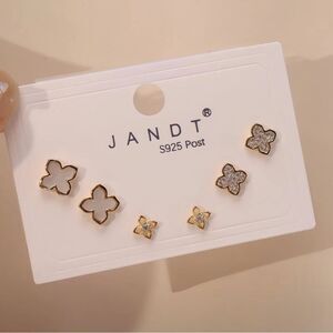 Simple and Cute Four Petal Flower Design Earrings